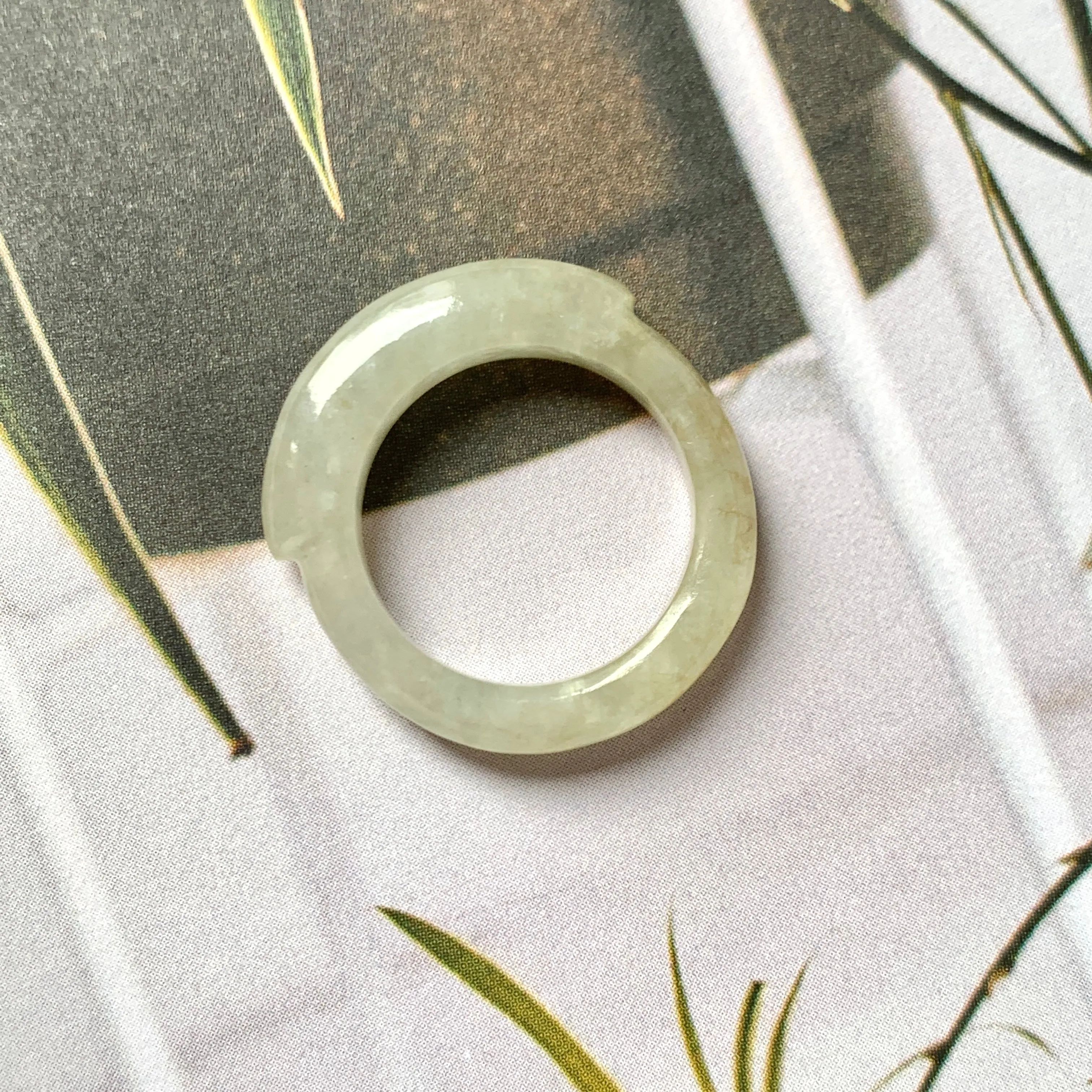 15.2mm A-Grade Natural Light Yellow Jadeite Saddle Top Ring Band No.161976