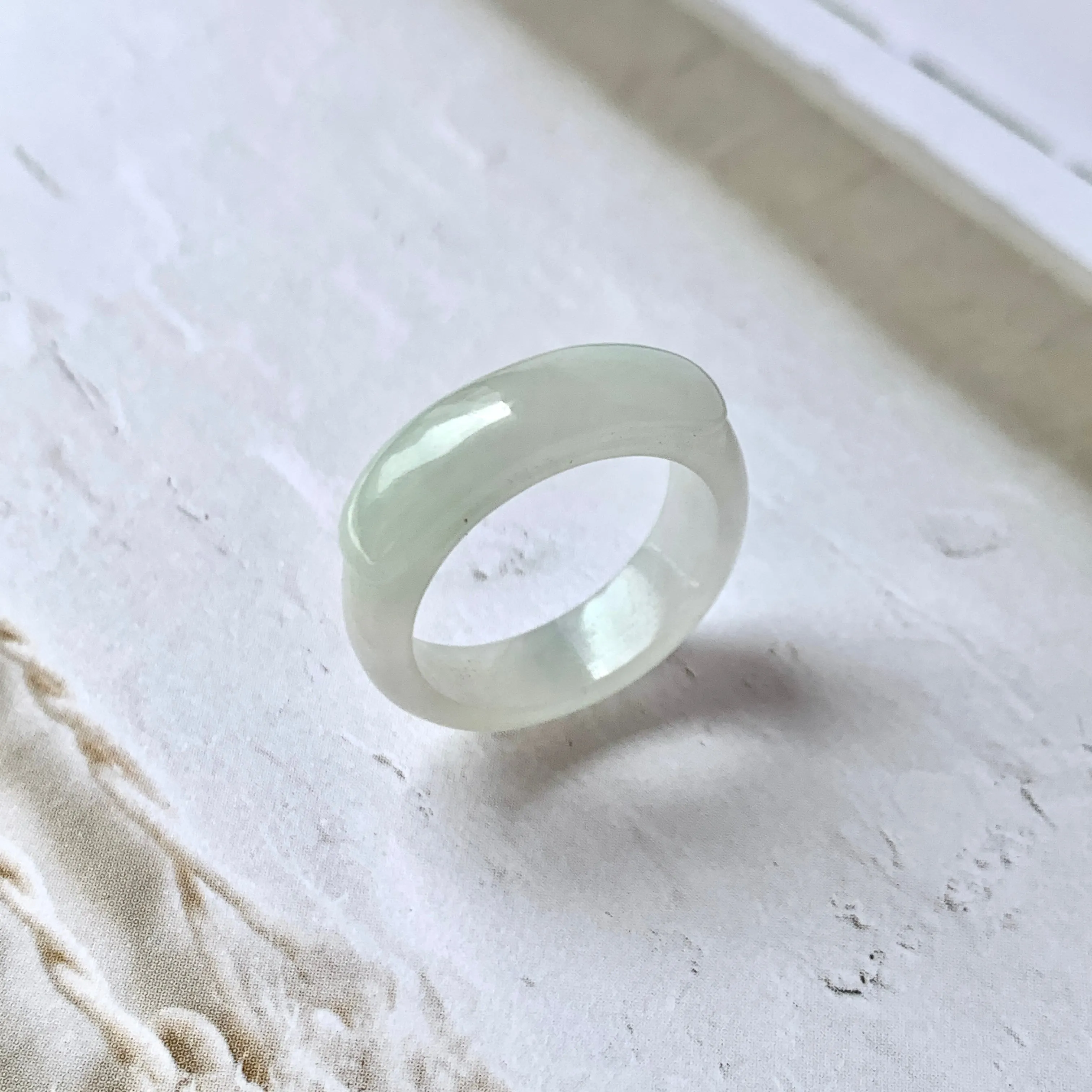 16.4mm A-Grade Natural White Green Jadeite Saddle Top Ring Band No.161987