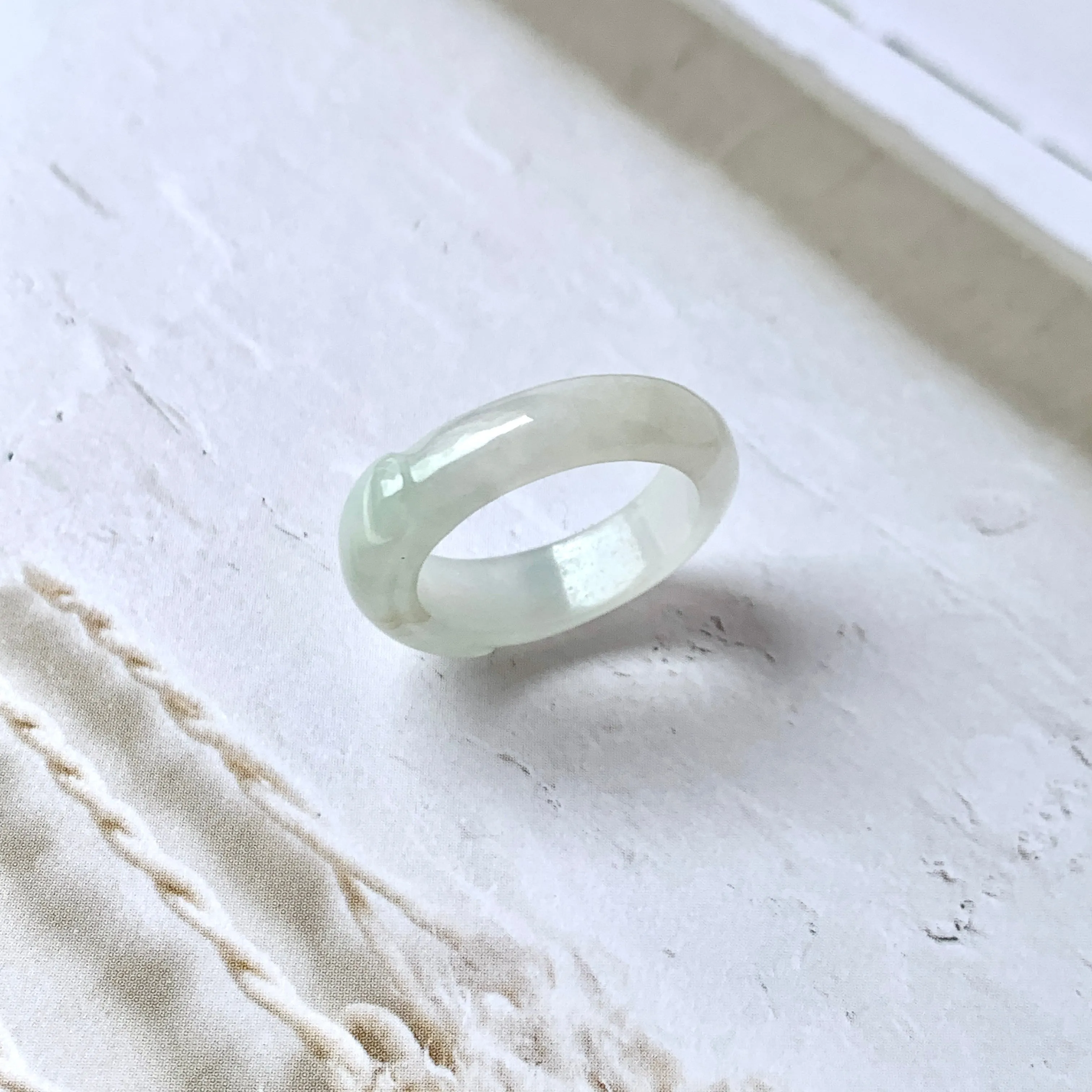 16.4mm A-Grade Natural White Green Jadeite Saddle Top Ring Band No.161987