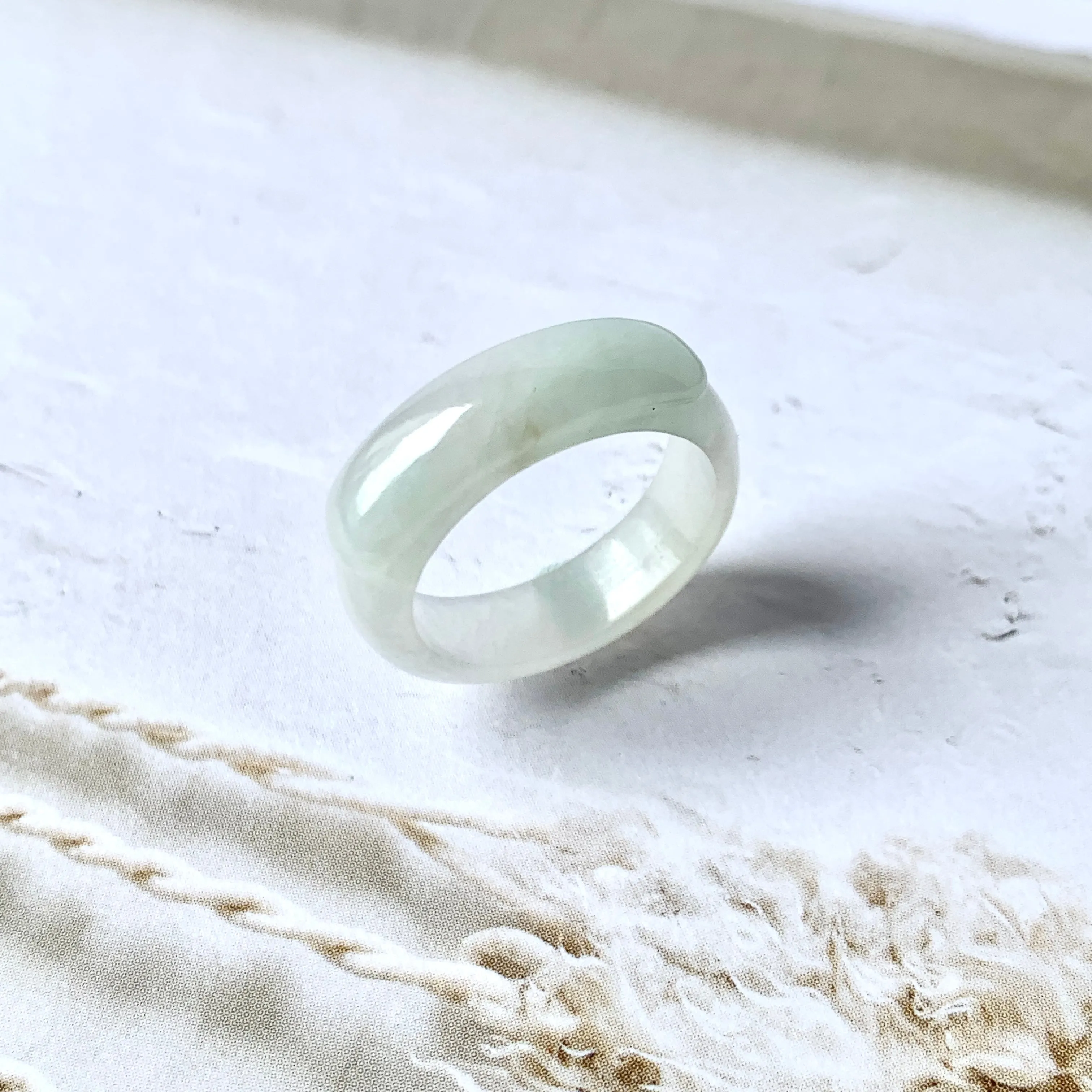 16.4mm A-Grade Natural White Green Jadeite Saddle Top Ring Band No.161987