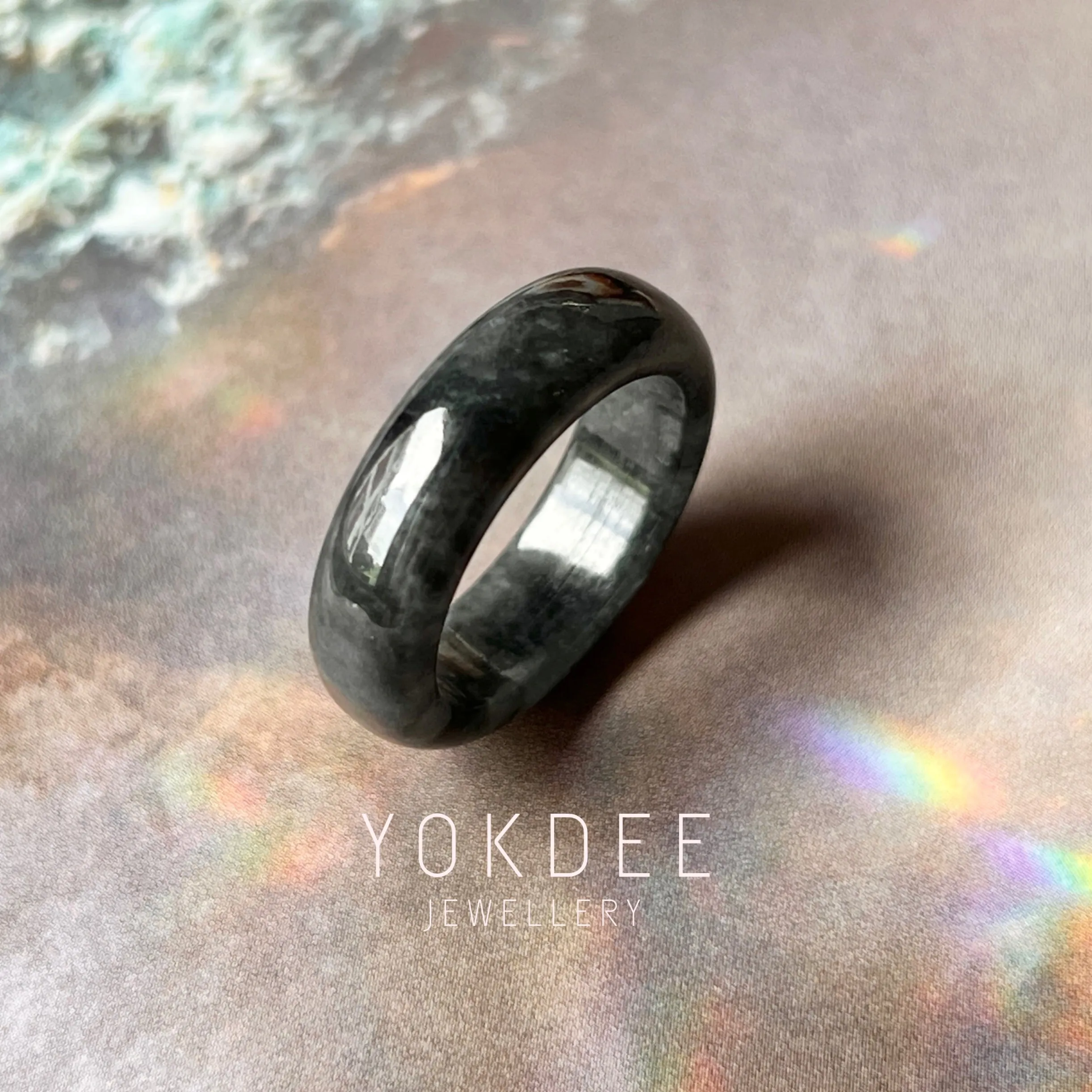 18.1mm A-Grade Natural Black Jadeite Ring Band No.162374