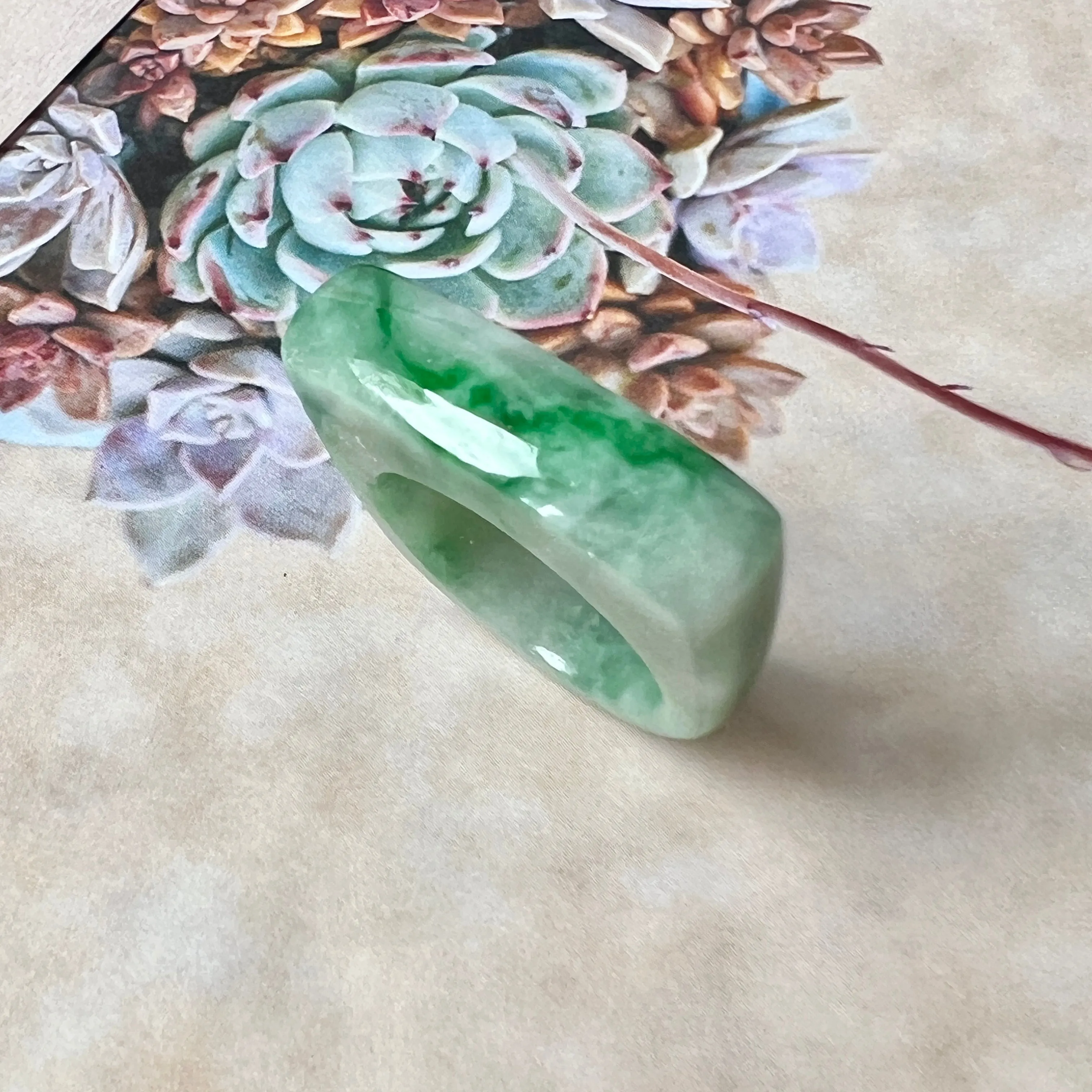 19.1mm A-Grade Natural Floral Imperial Jadeite Saddle Loaf Ring Band No.162343