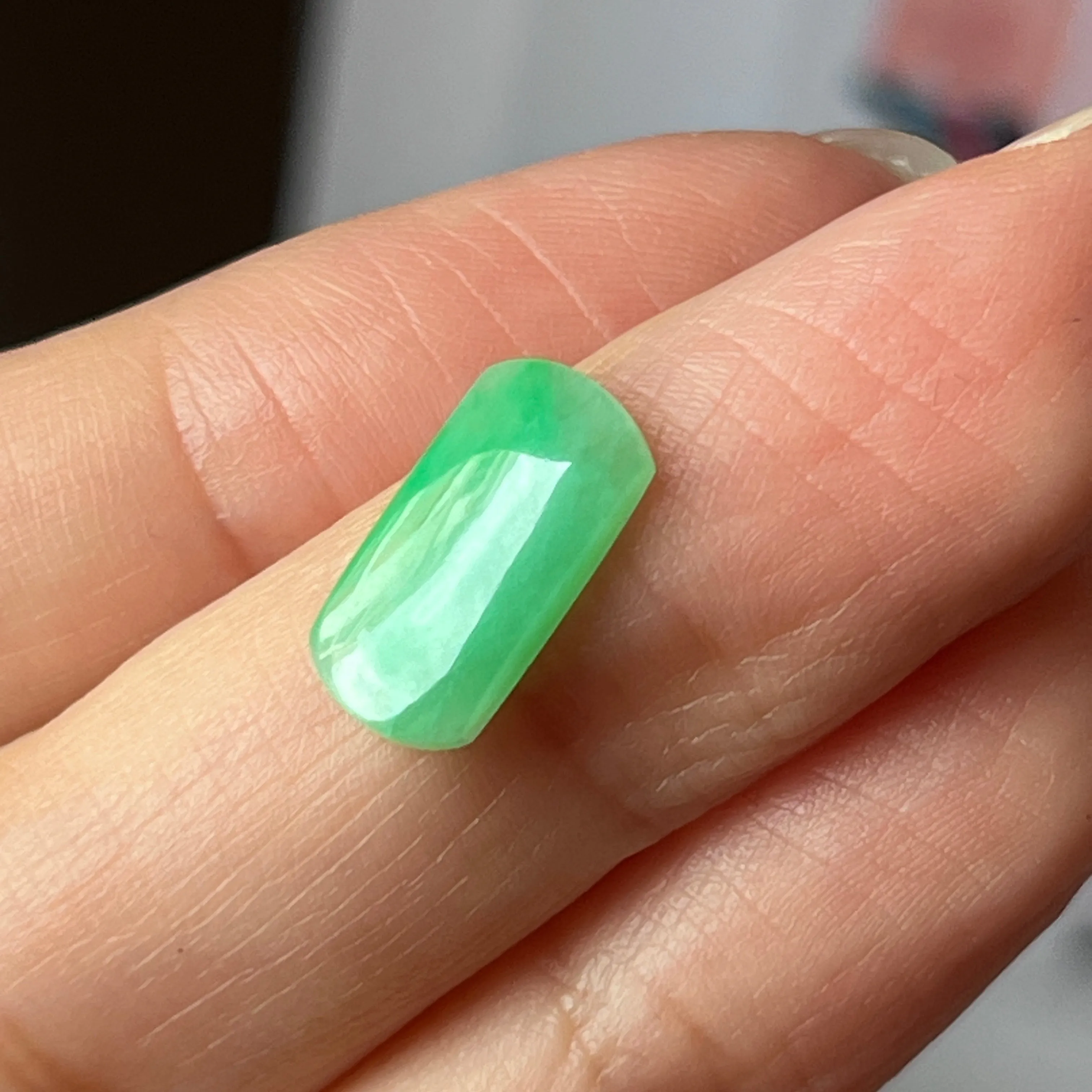 3 cts A-Grade Natural Apple Green Jadeite Saddle Piece No.130425