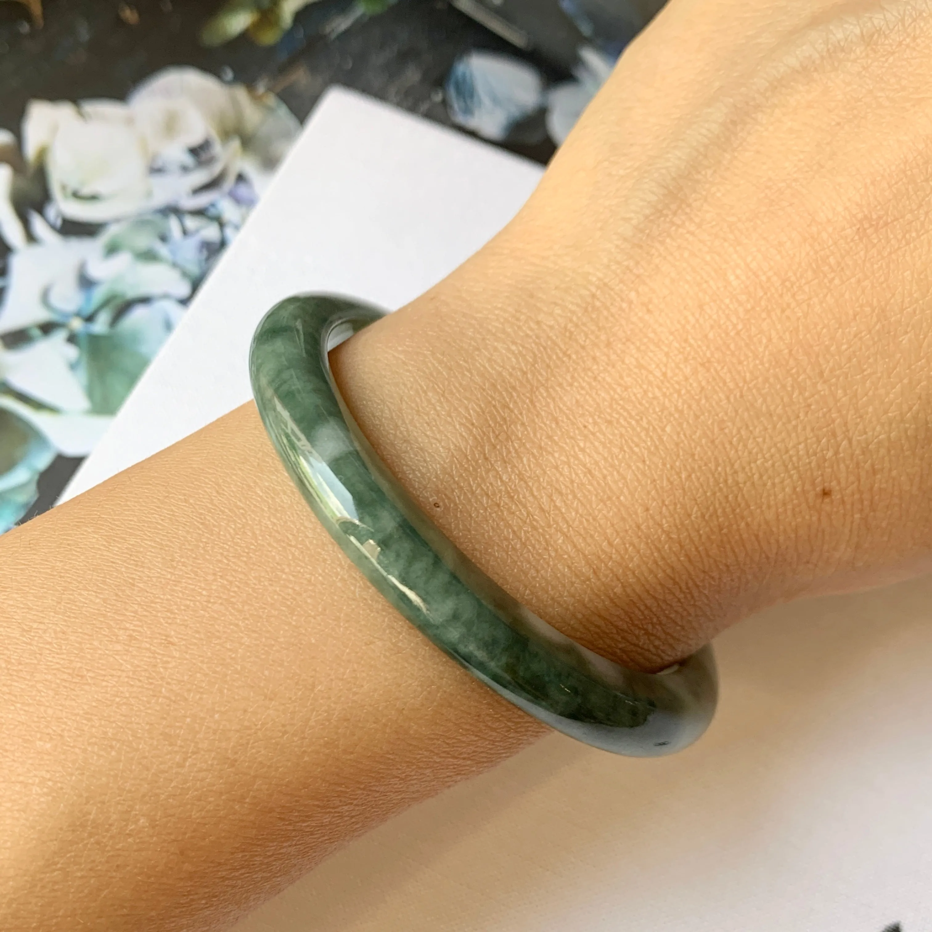 52.9mm A-Grade Natural Floral Bluish Green Jadeite Modern Round Bangle No.151935