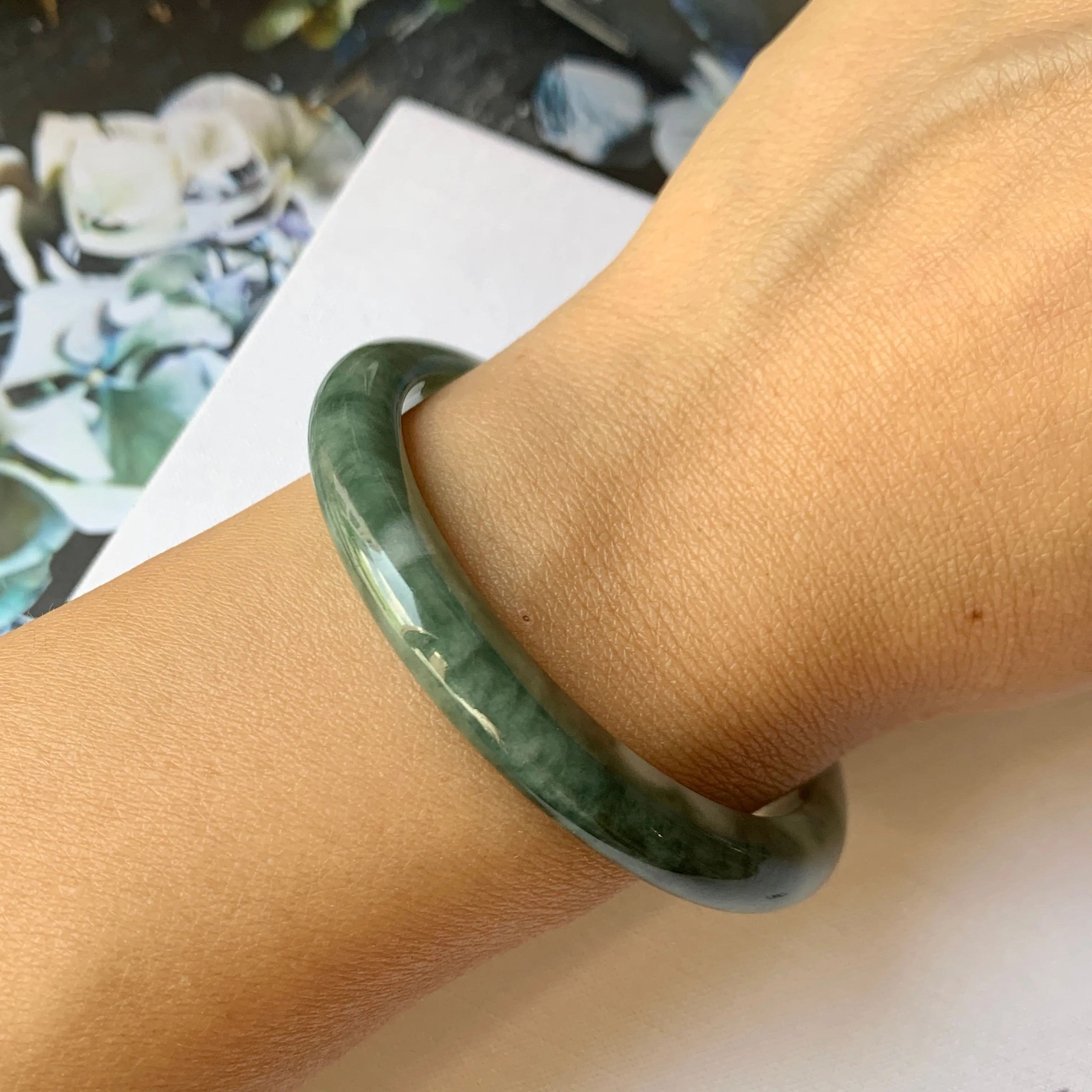 52.9mm A-Grade Natural Floral Bluish Green Jadeite Modern Round Bangle No.151935