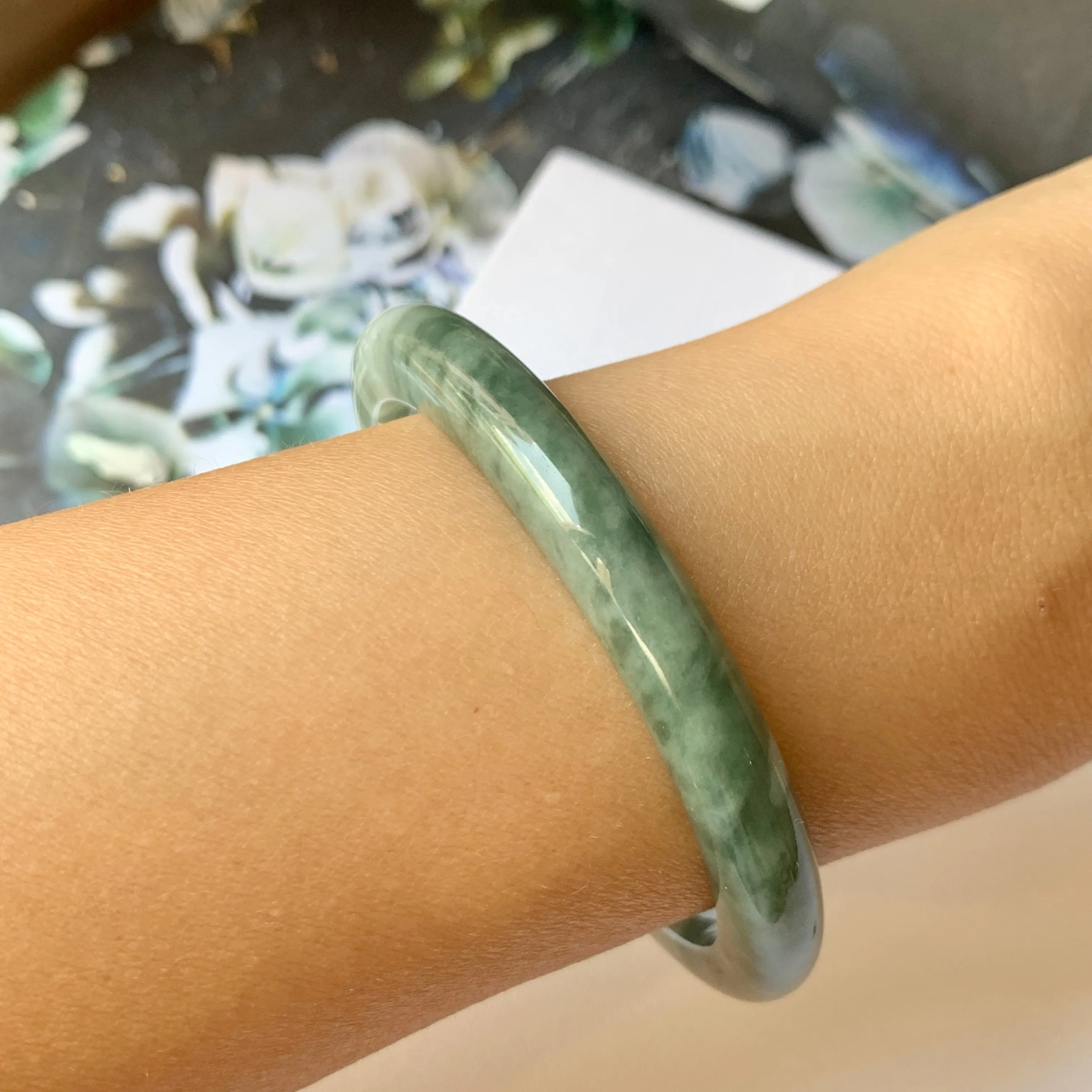 52.9mm A-Grade Natural Floral Bluish Green Jadeite Modern Round Bangle No.151935