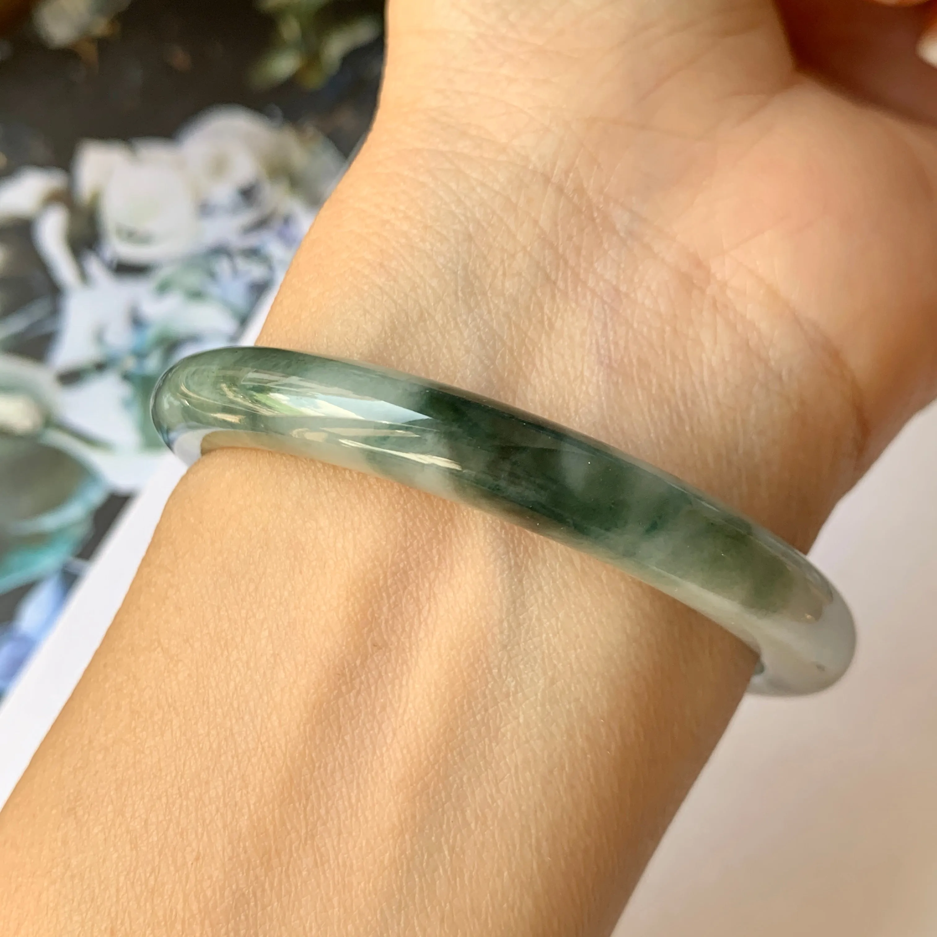 52.9mm A-Grade Natural Floral Bluish Green Jadeite Modern Round Bangle No.151935