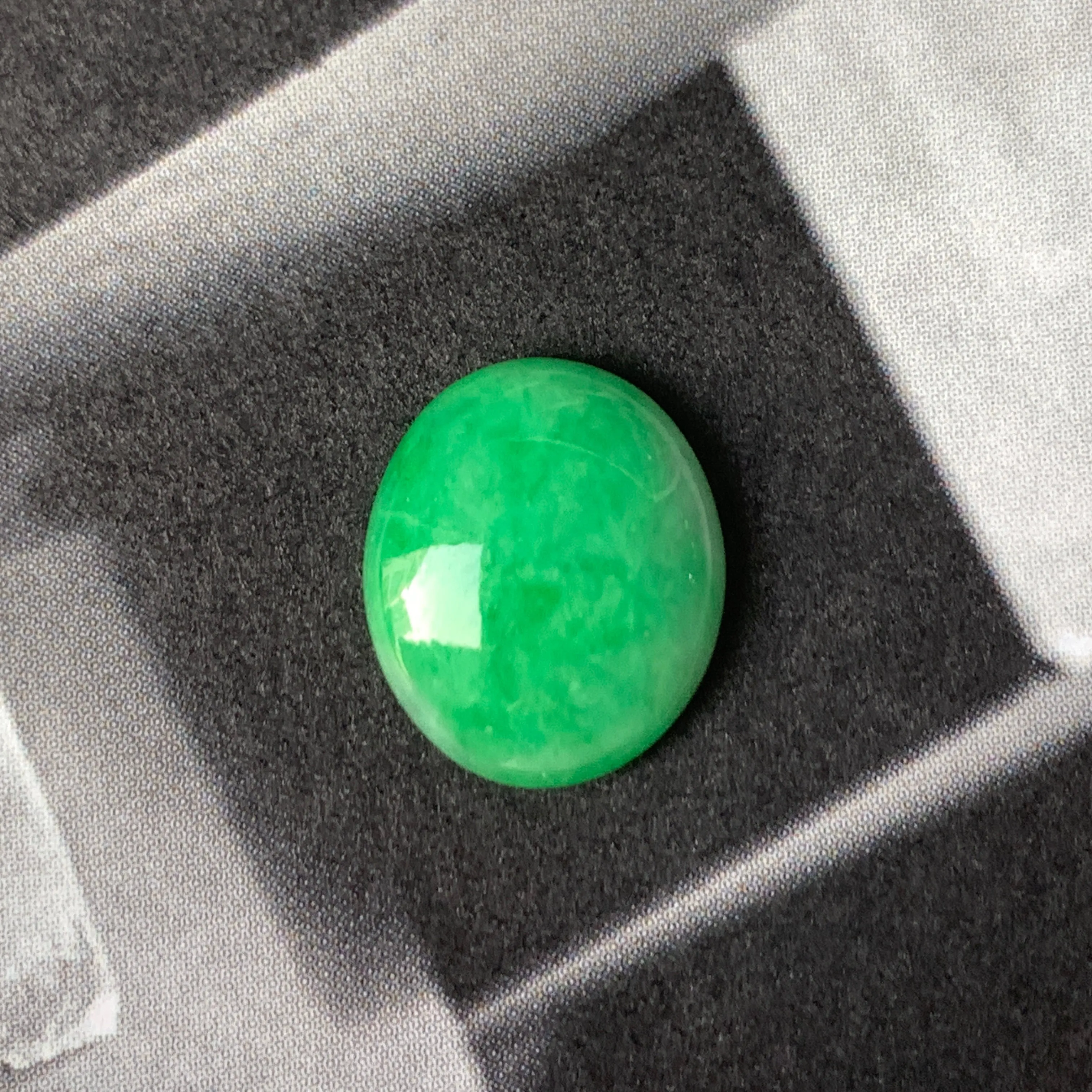 5.45 cts A-Grade Natural Apple Green Jadeite Oval Cabochon No.130411