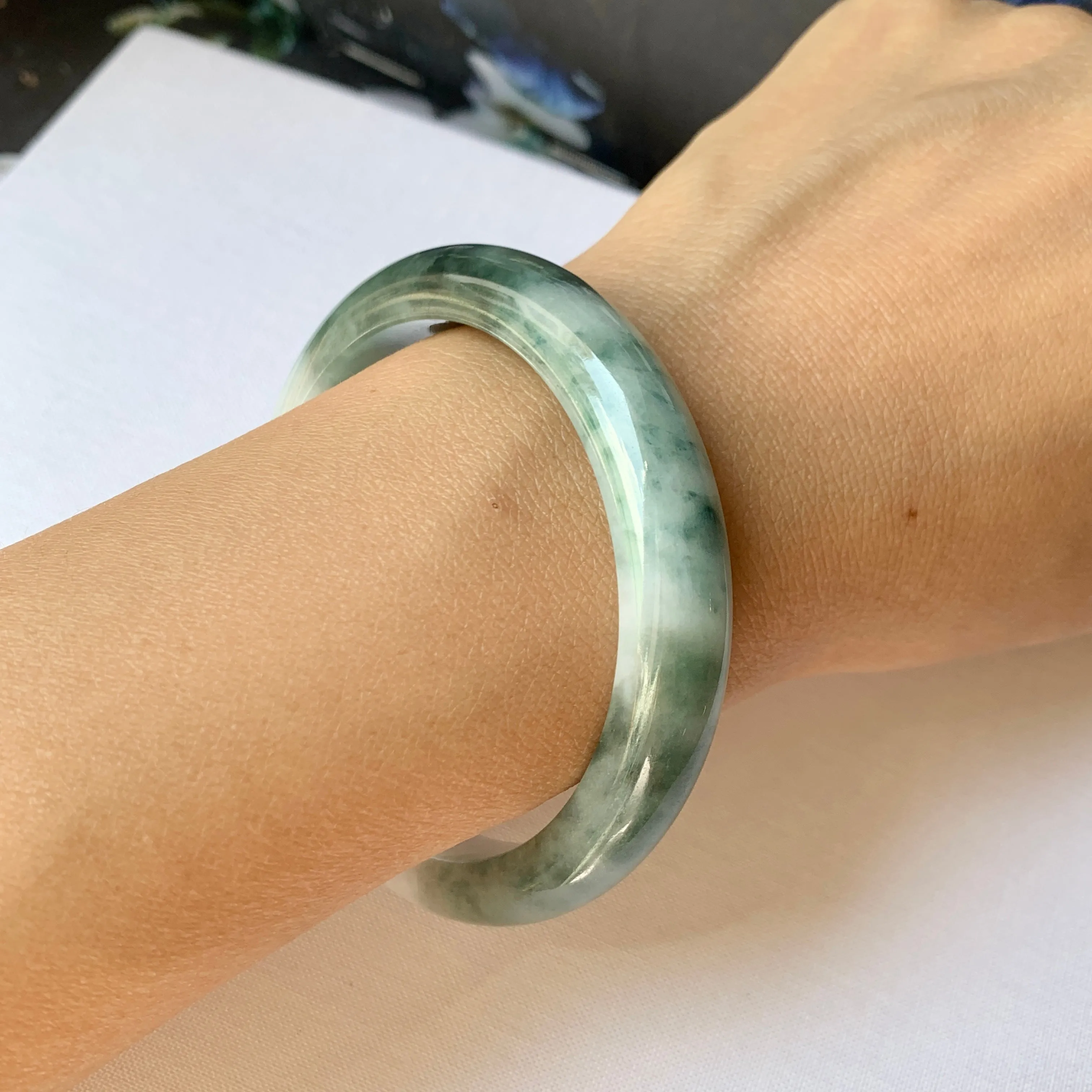 54.9mm A-Grade Natural Floral Bluish Green Jadeite Modern Round Bangle No.151937