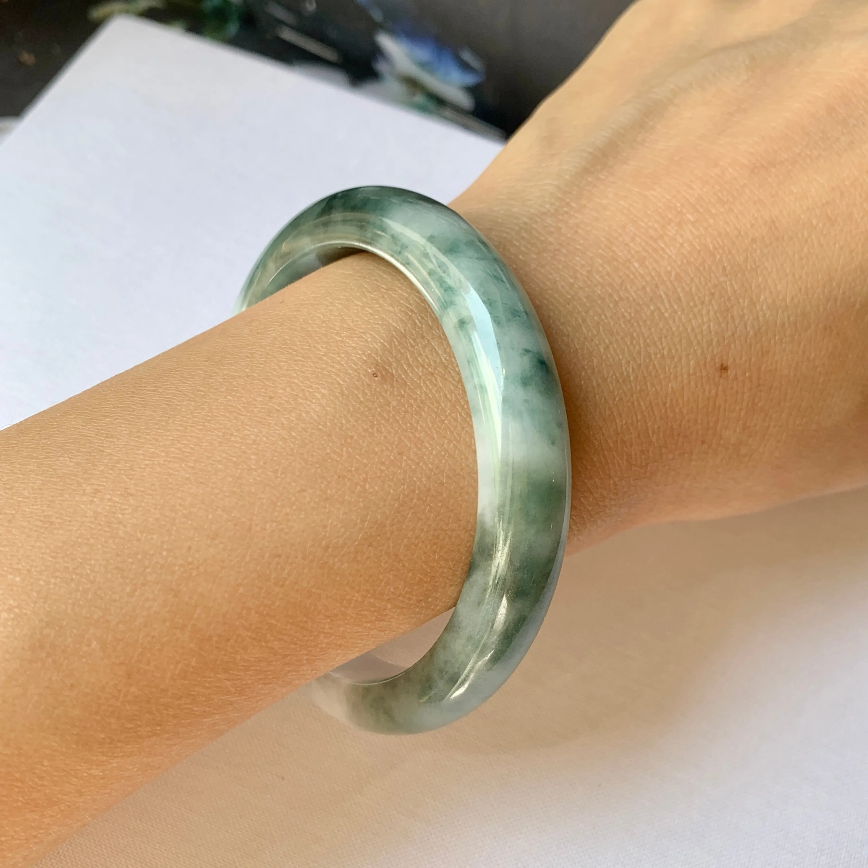 54.9mm A-Grade Natural Floral Bluish Green Jadeite Modern Round Bangle No.151937