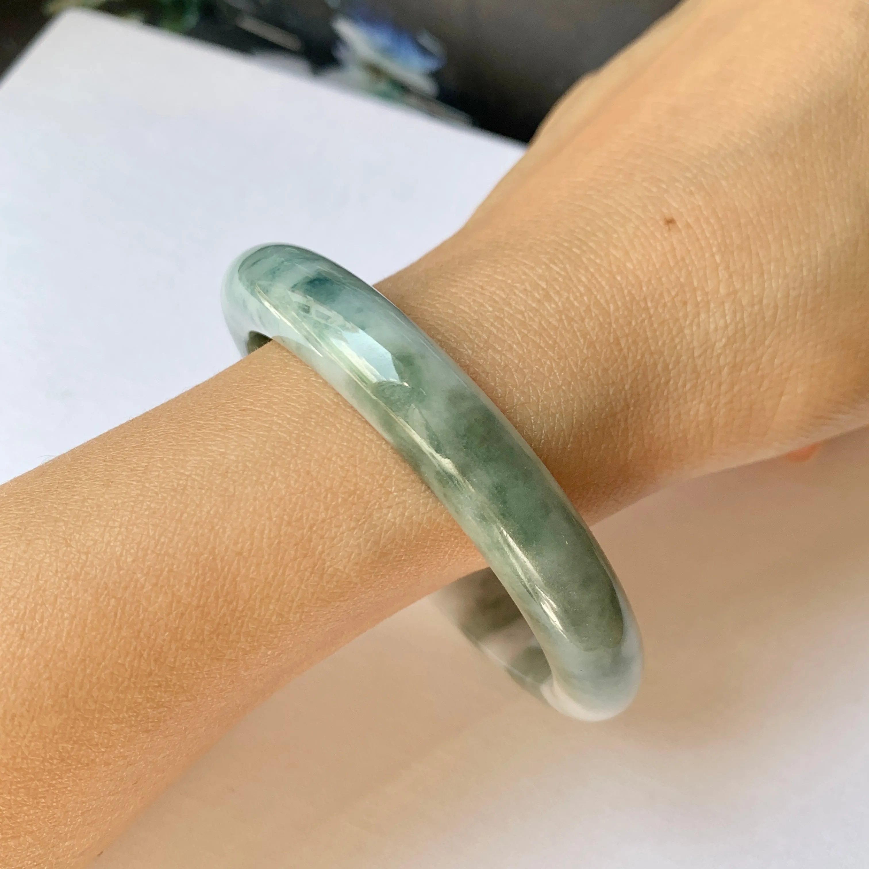 54.9mm A-Grade Natural Floral Bluish Green Jadeite Modern Round Bangle No.151937