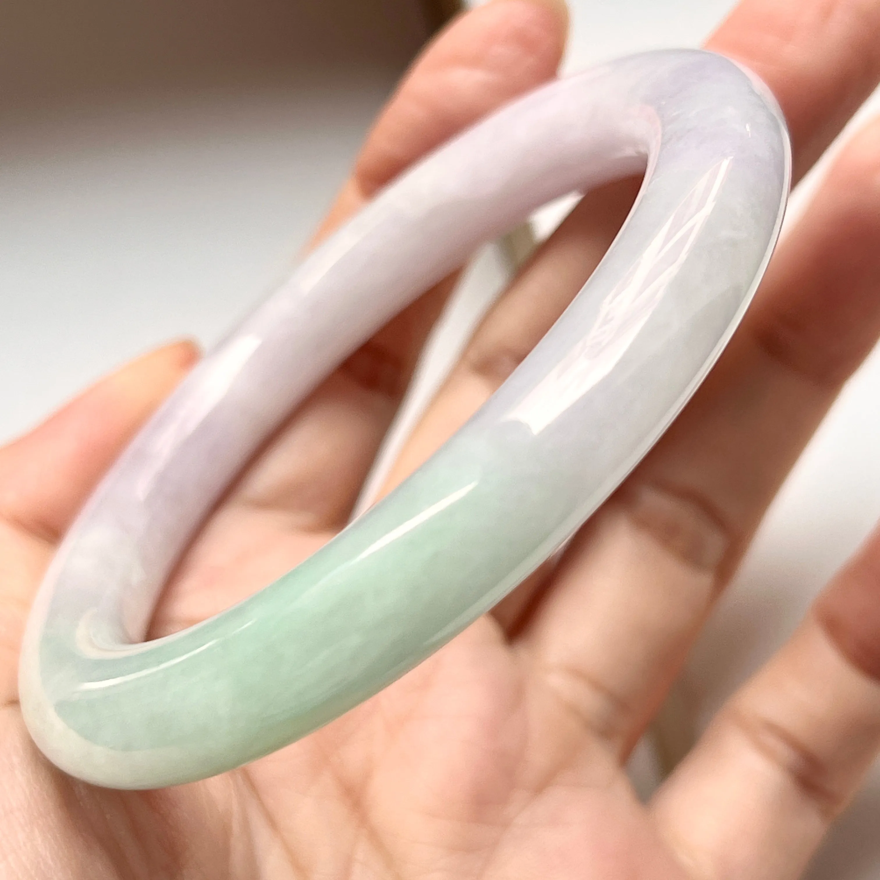 56.3mm A-Grade Natural Lavender Green Jadeite Traditional Round Bangle No.151998