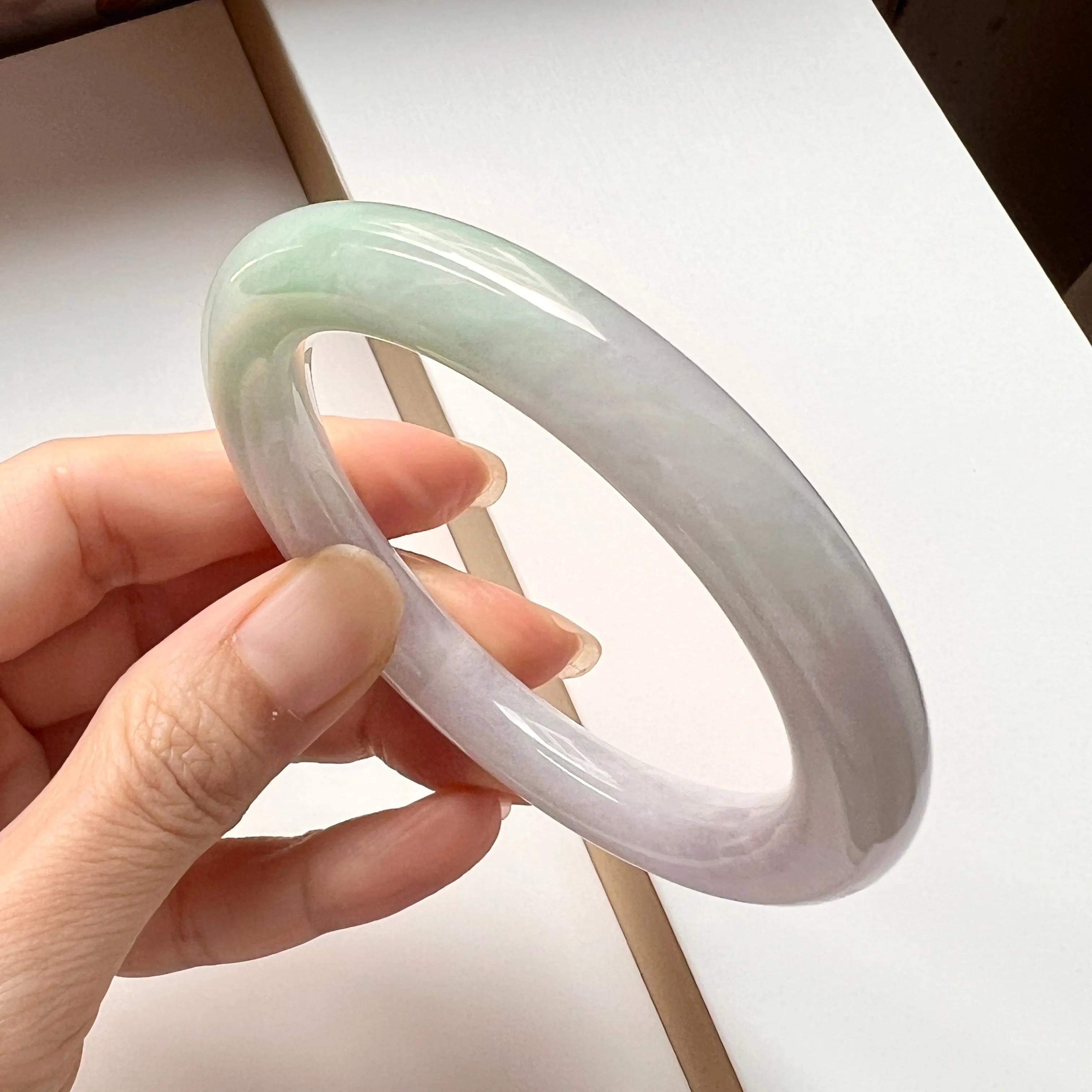 56.3mm A-Grade Natural Lavender Green Jadeite Traditional Round Bangle No.151998