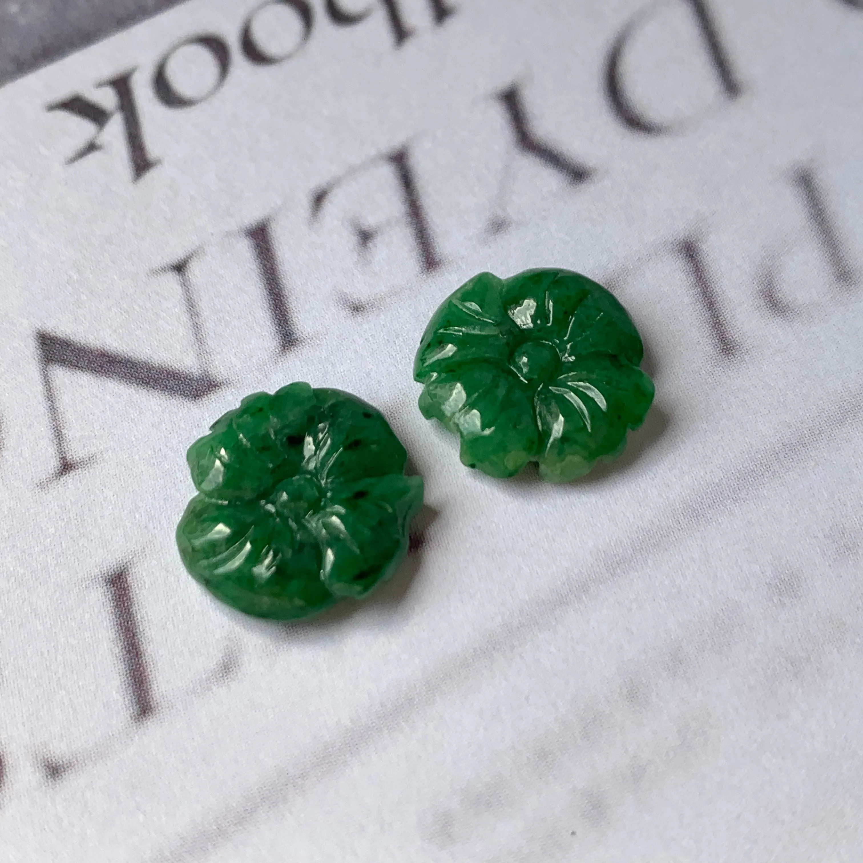 7.6 cts A-Grade Natural Imperial Green Jadeite Peony Flower Pair No.180667