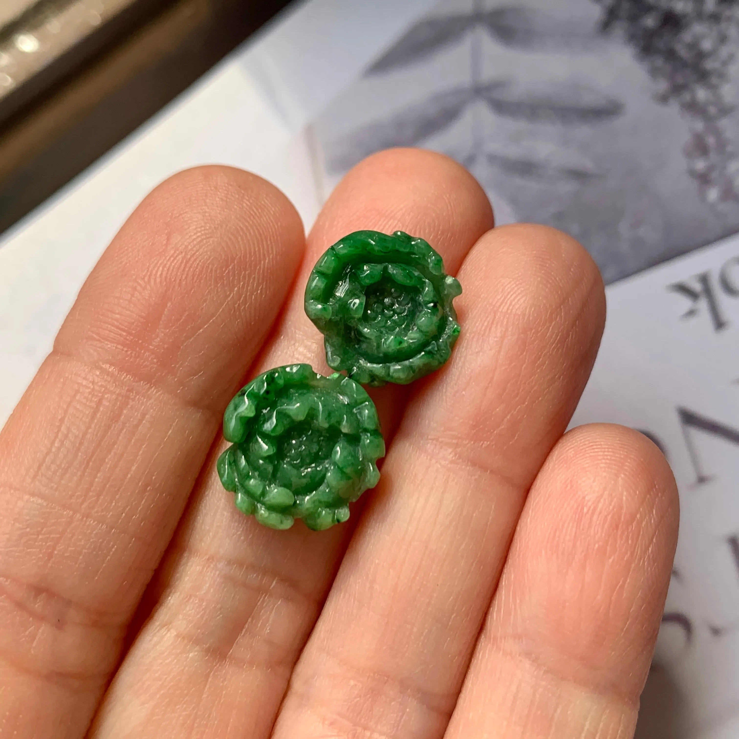 7.6 cts A-Grade Natural Imperial Green Jadeite Peony Flower Pair No.180667