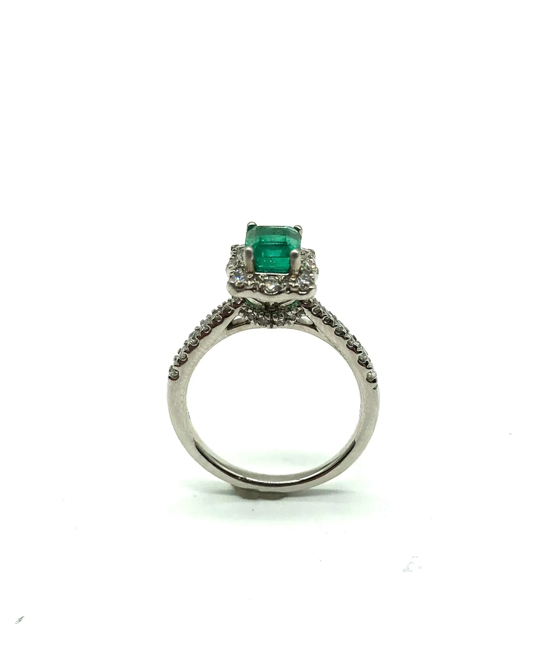 95 Ptw Emerald & Diamond Ring