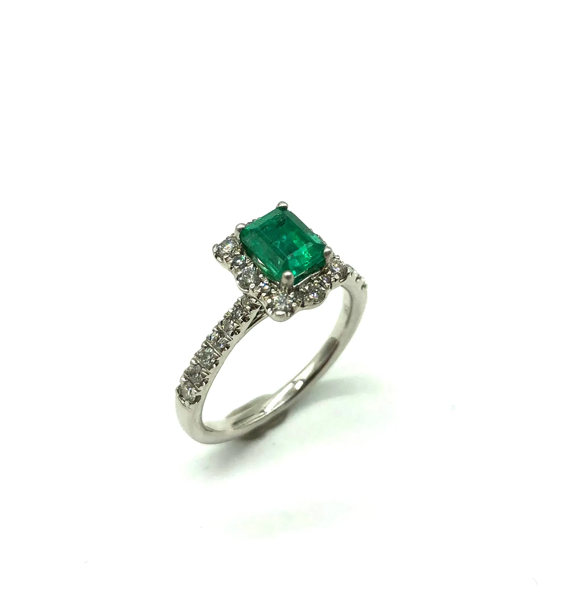 95 Ptw Emerald & Diamond Ring