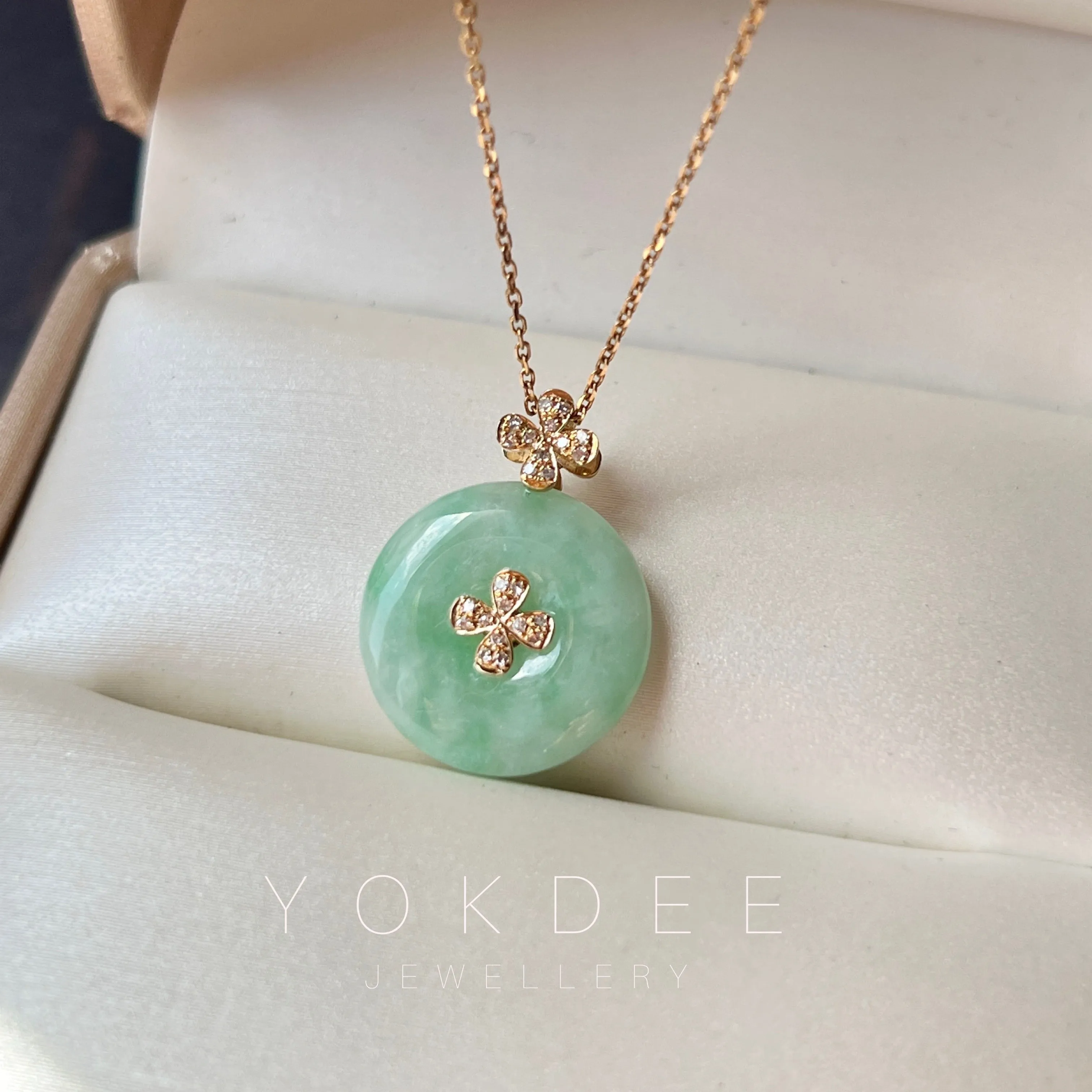 A-Grade Jadeite P.Petals Lilac Flower Donut Pendant No.172084