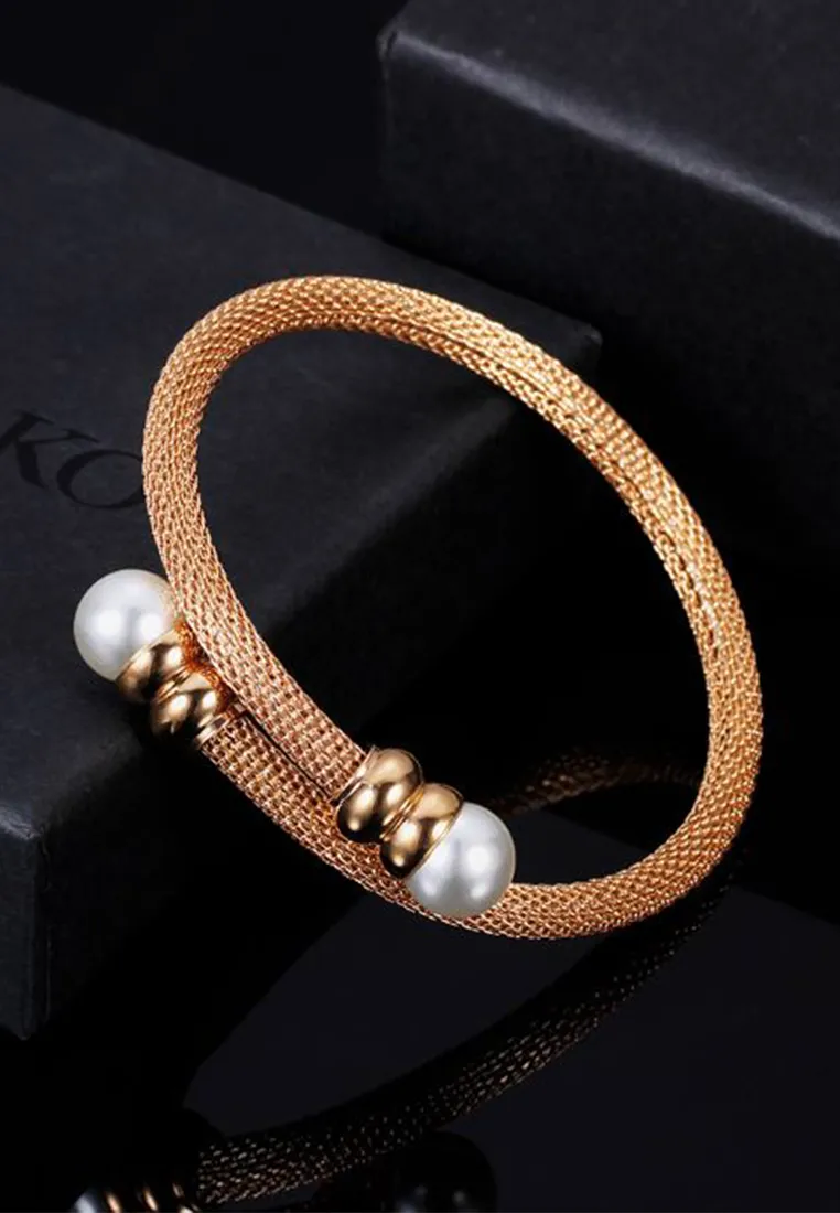 Andromeda White Pearl Cuff Mesh Bangle