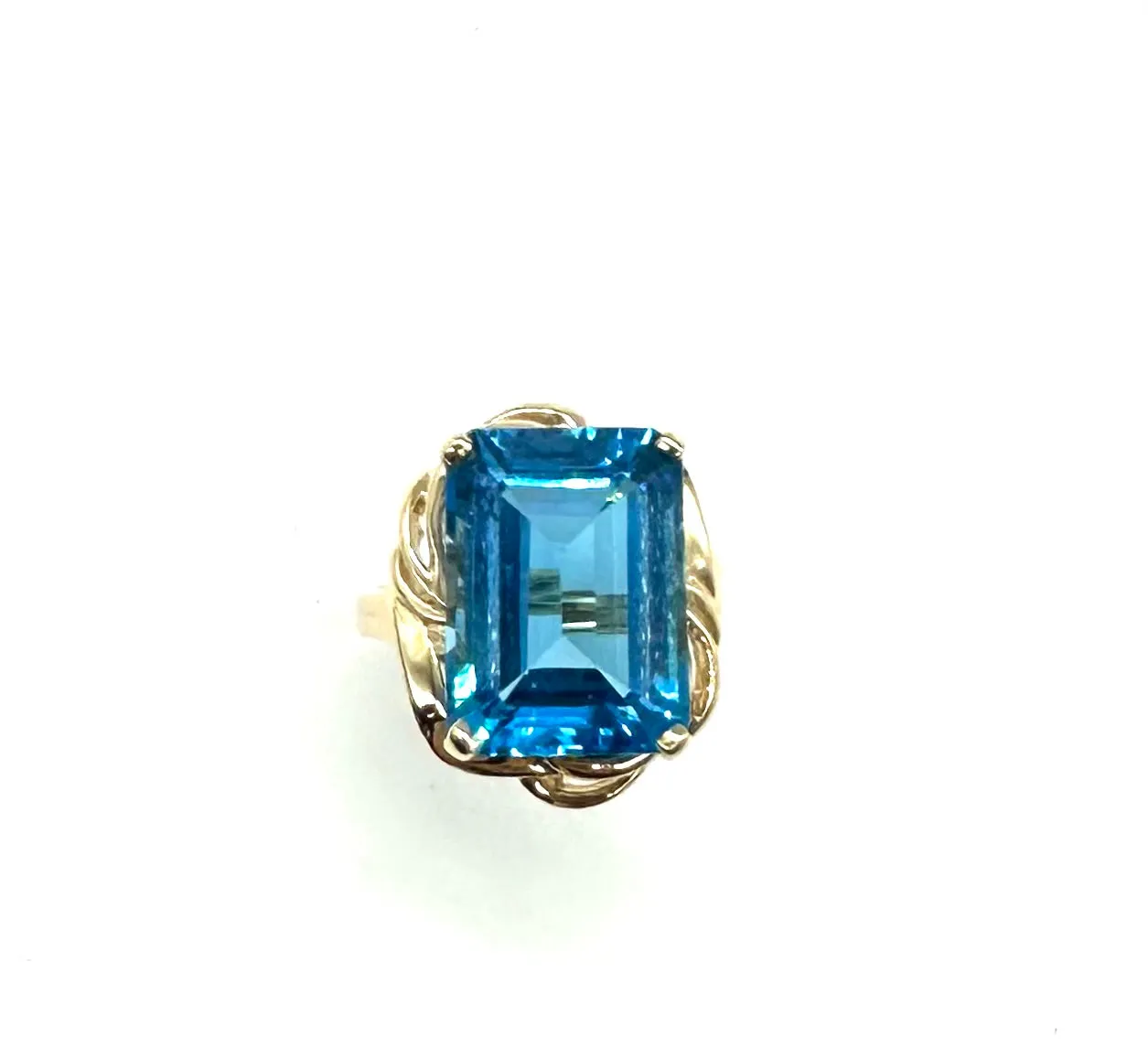 Blue Topaz Solitare Basket Ring