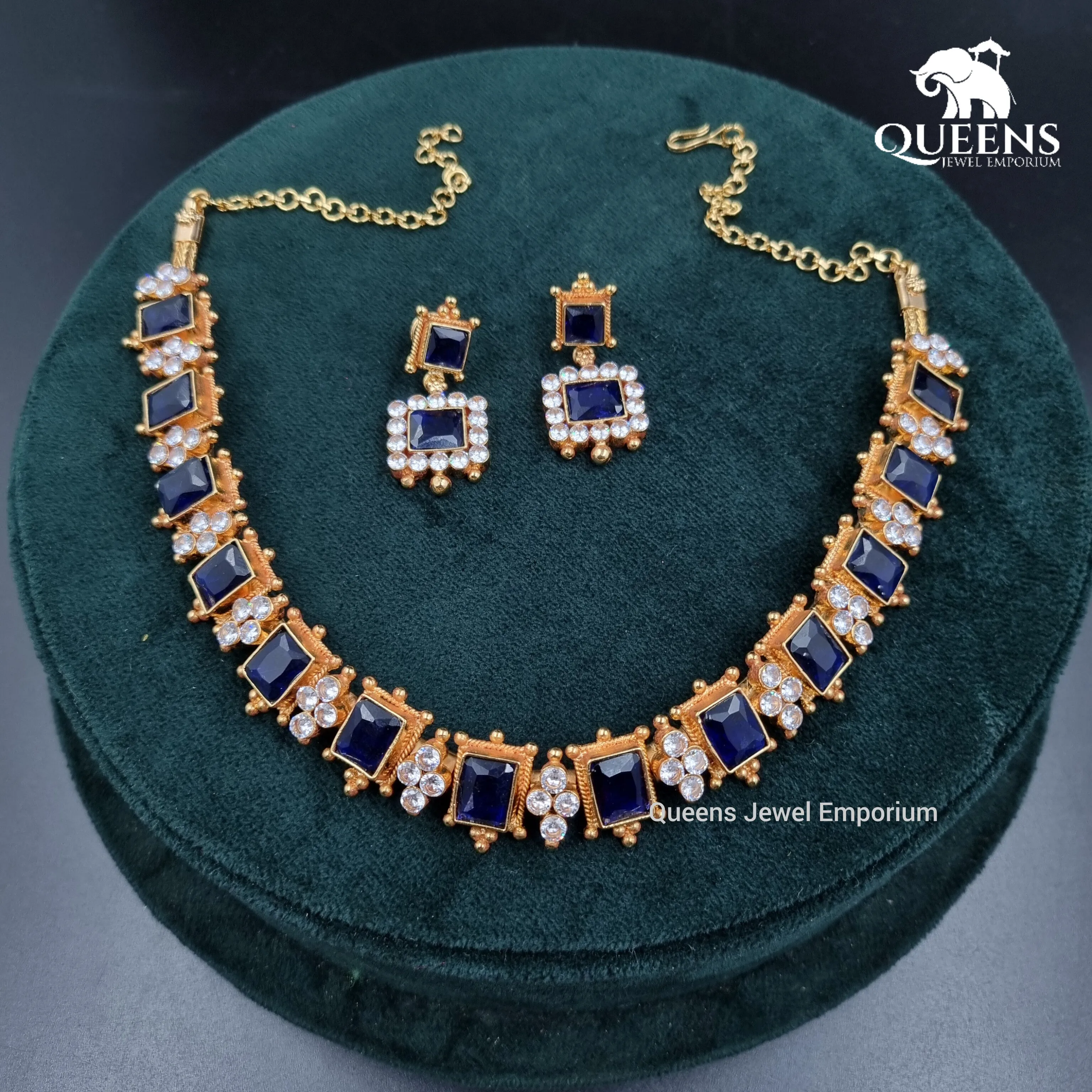 MAANAVYA KEMP NECKLACE