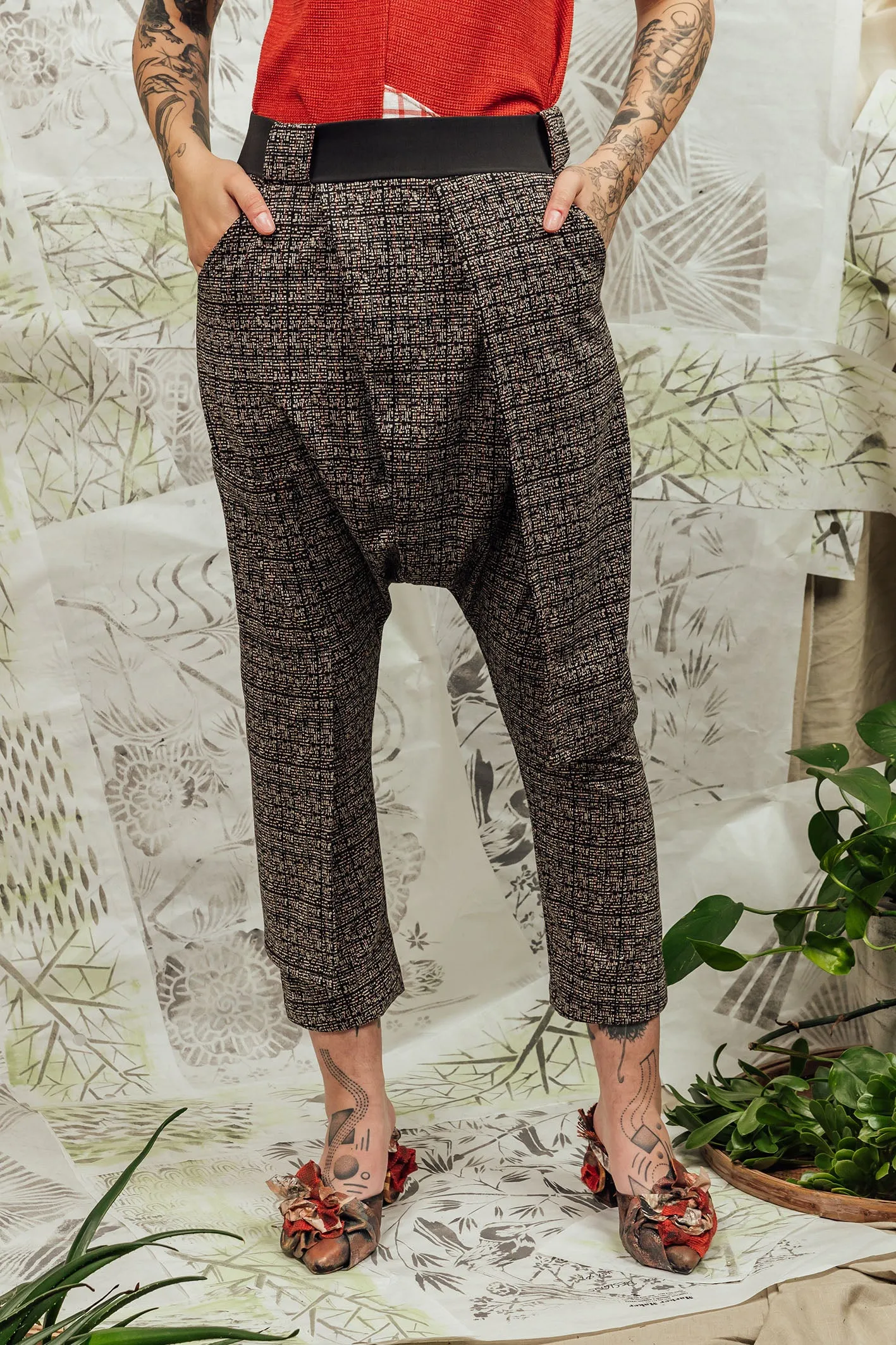 SL24 ADRIA DROP CRUTCH PANTS - ABSTRACT TAMARIND