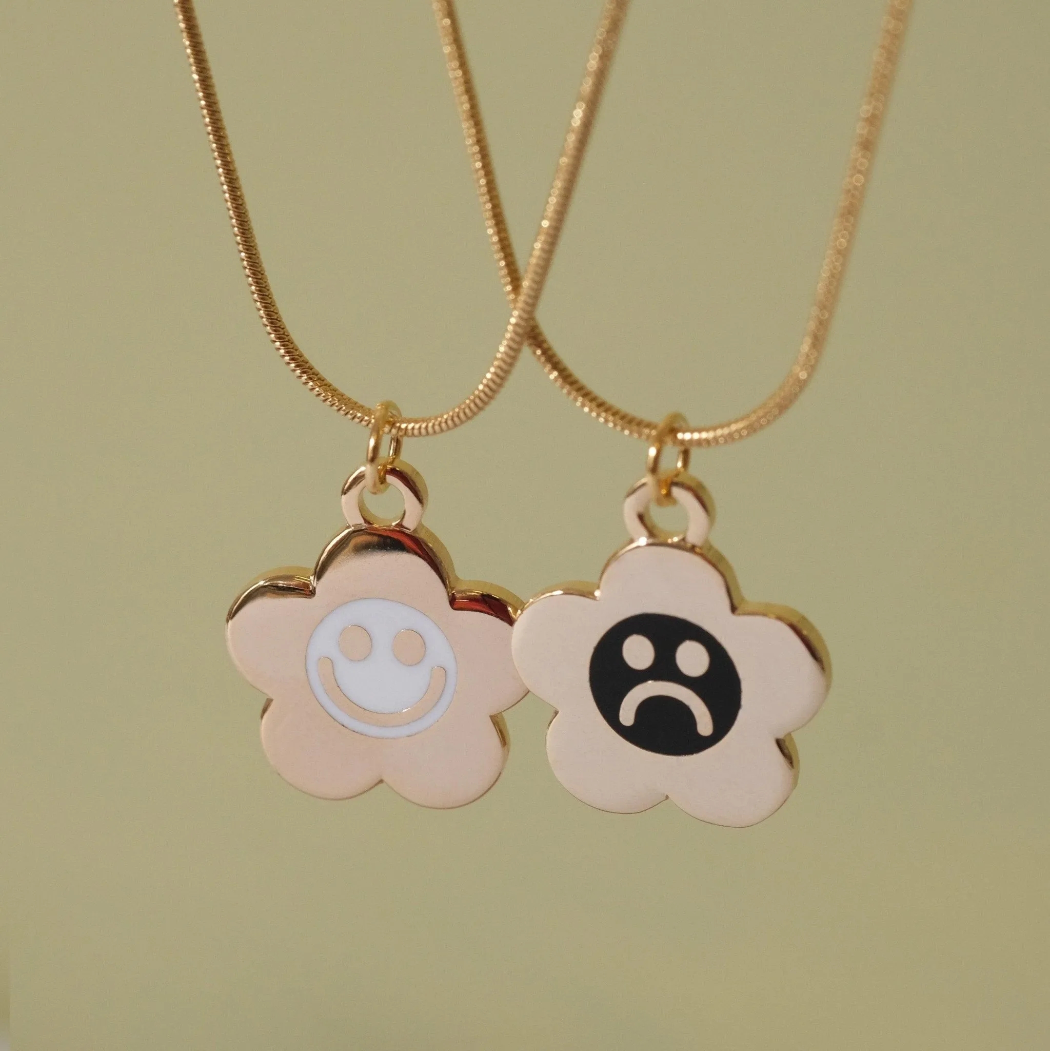 Smiley Daisy Charm Necklace